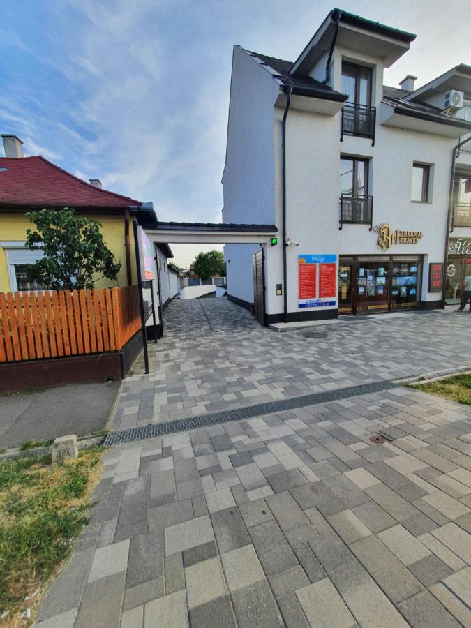 Krisi Apartman Hajdúszoboszló Exterior foto
